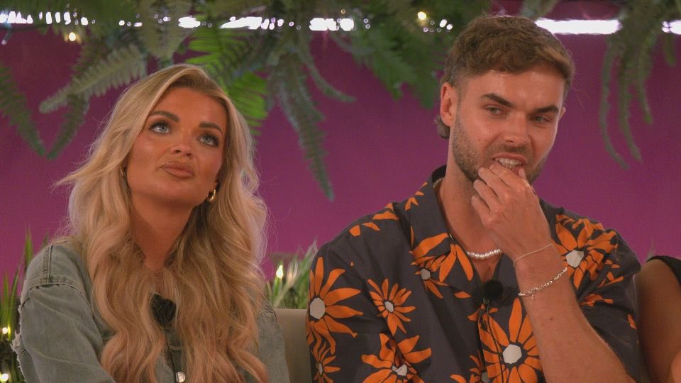 bradynewstead's tweet image. The worst two couples ever #LoveIsland #loveislanduk