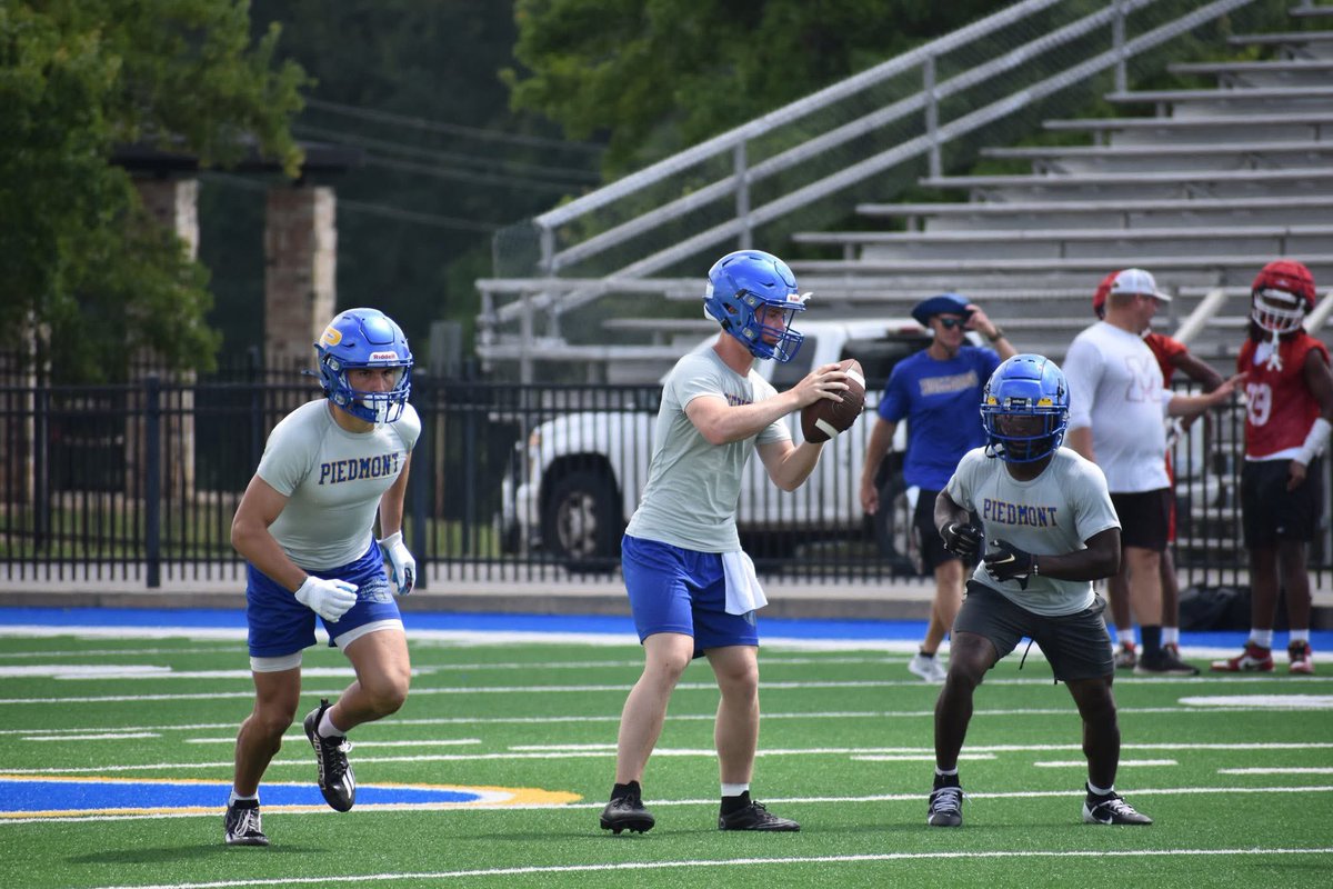 Got better today with my brothers 🤞🏻 <a href="/ColeL_austin/">Cole Austin</a> <a href="/NicholasMixson1/">Nick Mixson ⁶</a> <a href="/DexPreps/">DexPreps</a> <a href="/Piedmontfball/">Piedmont High School Football</a> <a href="/PiedmontHS/">Piedmont High School 🎓</a> <a href="/kjohnbedwell/">Kevin John Bedwell</a> <a href="/CoachKellyJSU/">Coach Charles Kelly</a> <a href="/CJTrickett9/">Clint Trickett</a> <a href="/lawrencedawsey/">Lawrence Dawsey</a> <a href="/maxwellthurmond/">Max Thurmond</a>