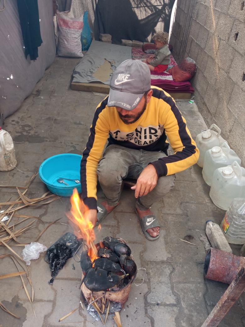 gazadream12's tweet image. Alsalam alikom my brother's and my sister's and my friends. My family needs your support to survive. Donate as much as you can for my little son and my family. We live in Gaza.
Donation link:🙏♥️👇 chuffed.org/project/137431…