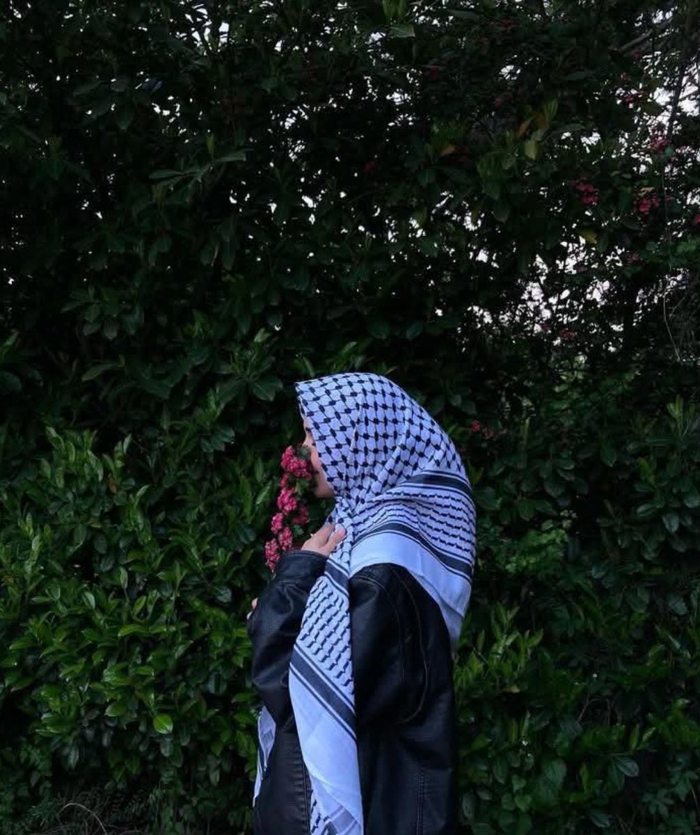 یا جماعة يا أحرار:
مفكرين حسابي إسـ.ـرائيلي ومقاطعينه؟!🤭

تم تقييد الحساب إن علقت فأنت مشكور
وإن تجاهلت فغير معذور😄