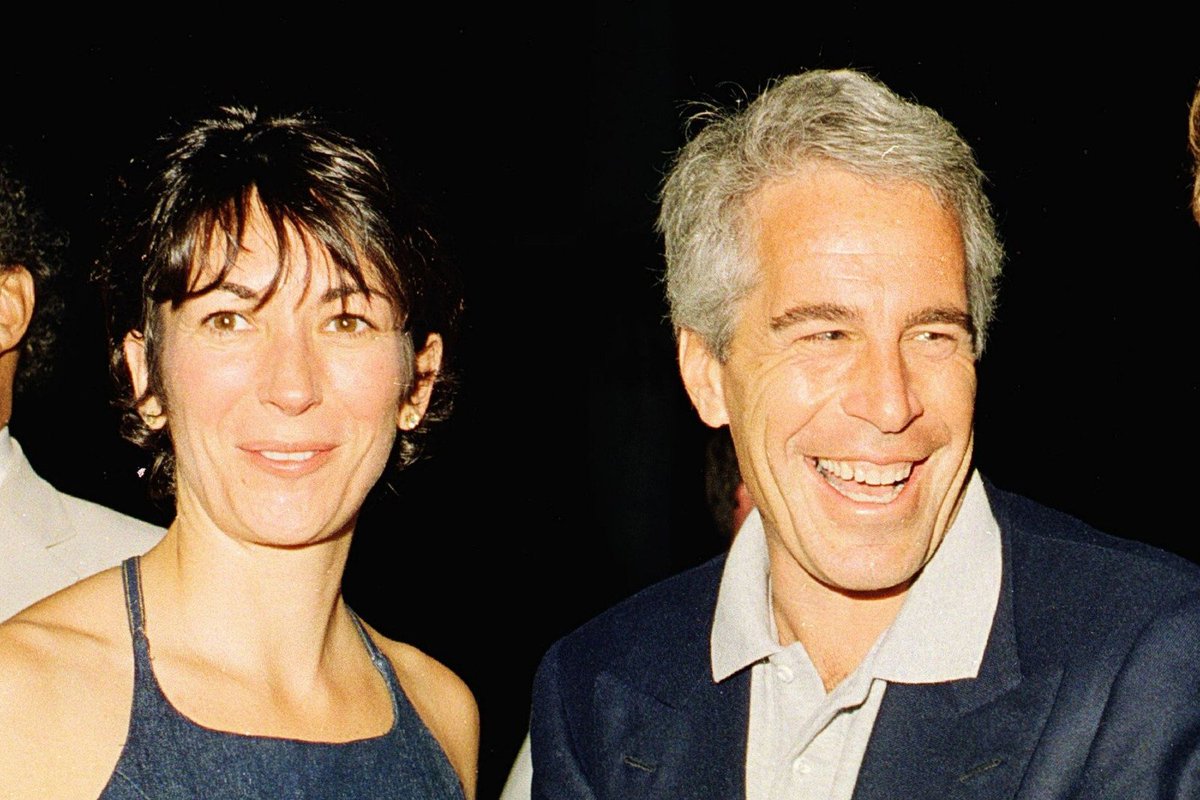 THE EPSTEIN SCANDAL: TOO BIG TO BURY — A THREAD

From secret deals to powerful friends, Jeffrey Epstein wasn’t just a predator.

Here’s a timeline that shows this story was never just about him. 👇🧵