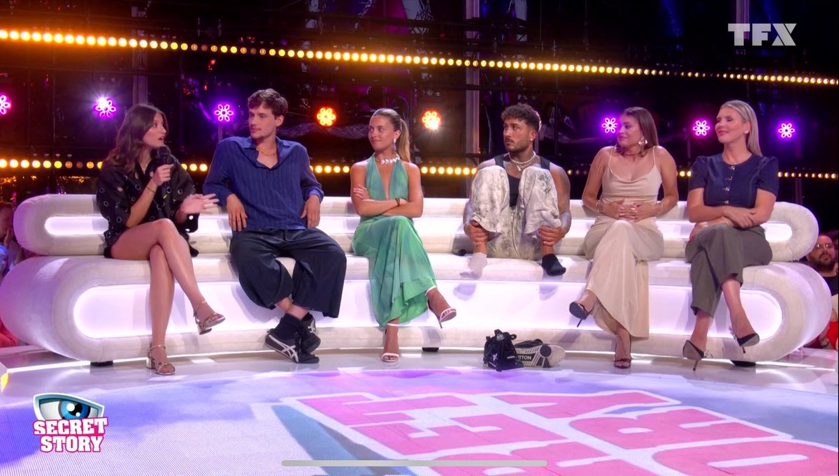 Vivian est ce qu’on est à l’aise comme ça ? #SecretStory