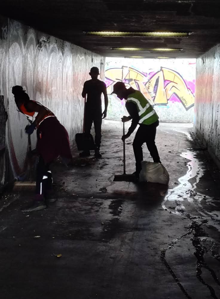 MickBrown3's tweet image. It was a real pleasure to be out with Erdington Litter Busters and the amazing  Birmz is Grime team all coming together to help eachother achieve common goals. Don&apos;t worry not forgotten about the boxing links!