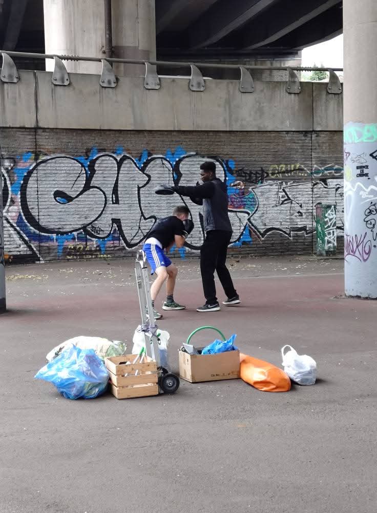 MickBrown3's tweet image. It was a real pleasure to be out with Erdington Litter Busters and the amazing  Birmz is Grime team all coming together to help eachother achieve common goals. Don&apos;t worry not forgotten about the boxing links!