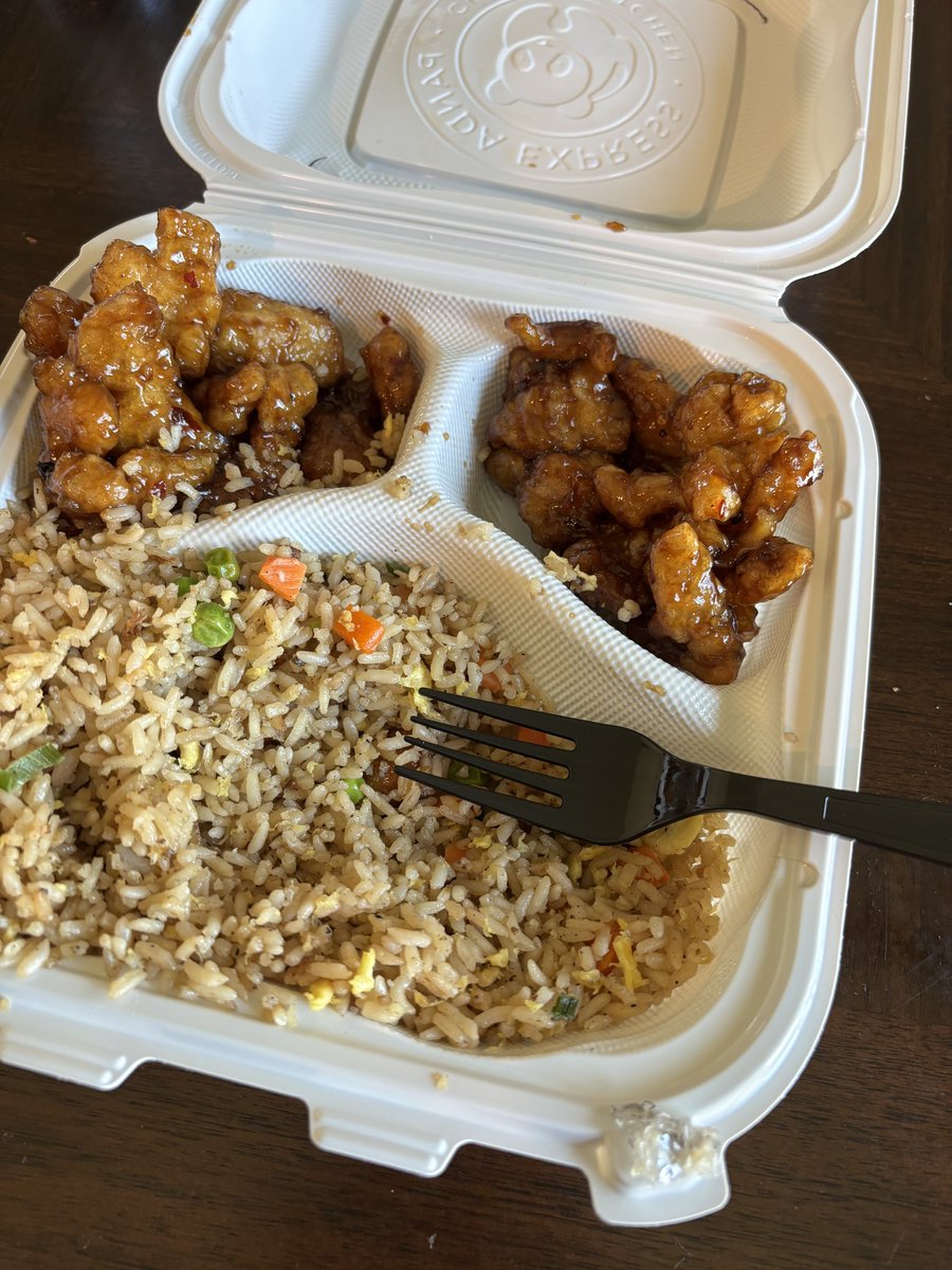 itz_cap_ttv's tweet photo. @PandaExpress found burnt plastic in my food when I ordered from the Atwater, Ca location. At least that’s what I hope it is. 🤢 https://t.co/se0aBCc0c6
