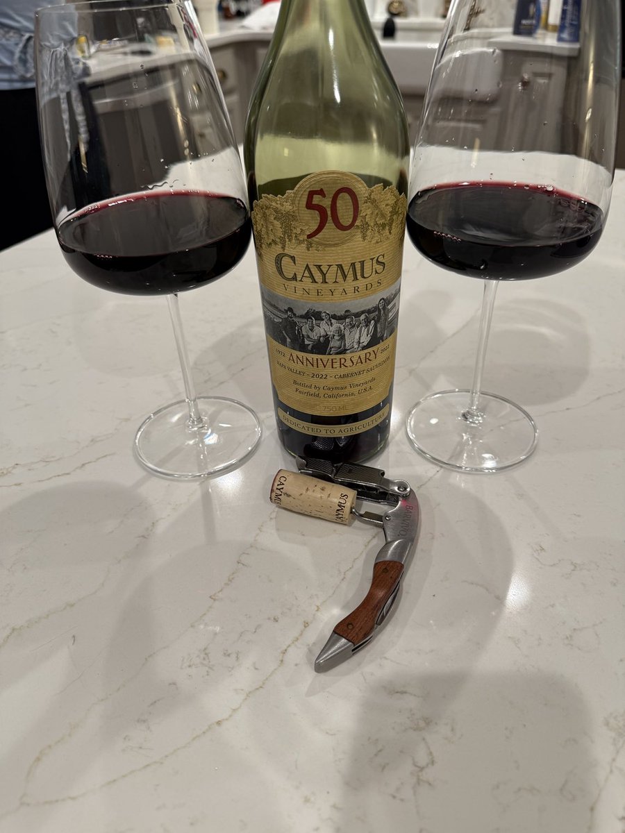 BobbyWilson1004's tweet image. Cheers! Happy Friday Eve..🍷🍷