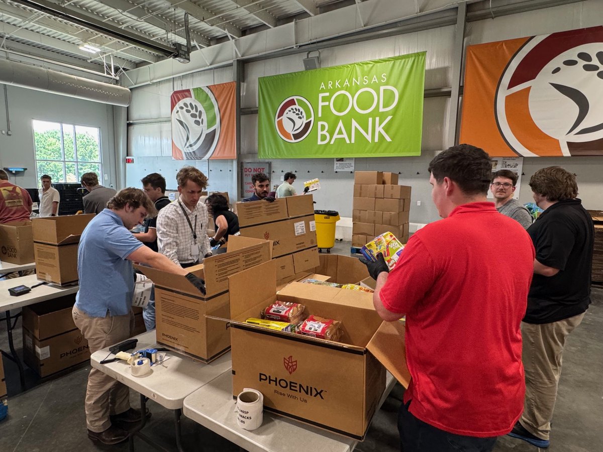 Electric Cooperatives of Arkansas interns traded their desks for donation bins and rolled up their sleeves at the <a href="/arfoodbank/">Arkansas Foodbank</a> today!

We're proud of their dedication to making an impact outside of the office. 🫶