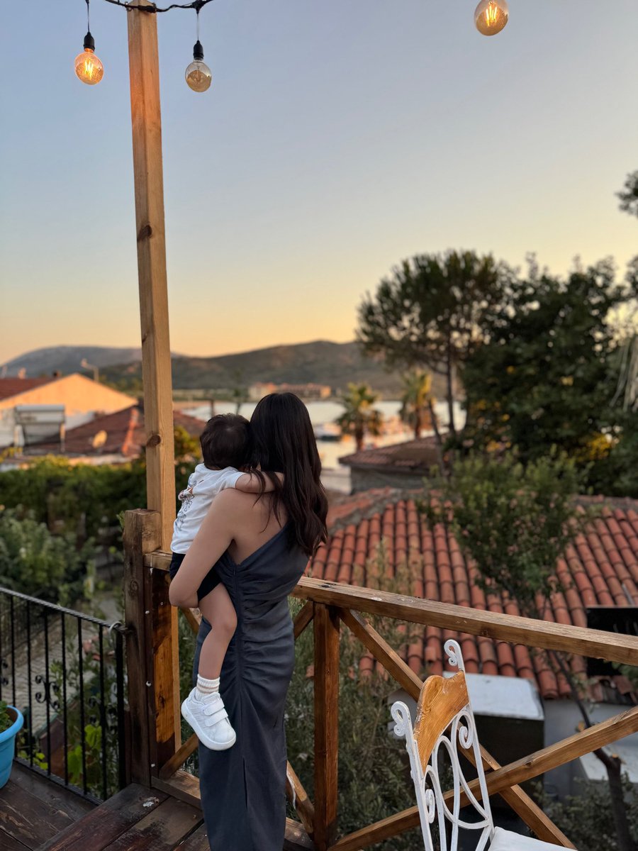 Varlığın bana en güzel hediye 🤍 iyi ki doğdum iyi ki senin annen oldum 🌺 #8temmuz #gökçeada 🌿