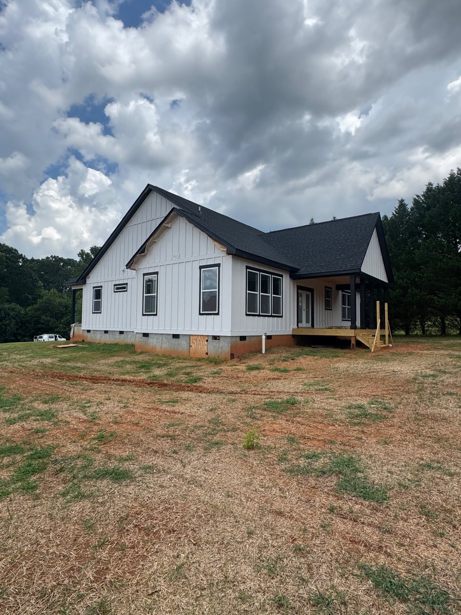 New construction build in Maiden NC. No HOA and a gorgeous wide open floor plan modern farmhouse, three beds two baths bonus room over the garage and a very nice oversized two car garage with super tall ceilings. $564,000
Thomas Pistone 
Carolina Prestige Estates