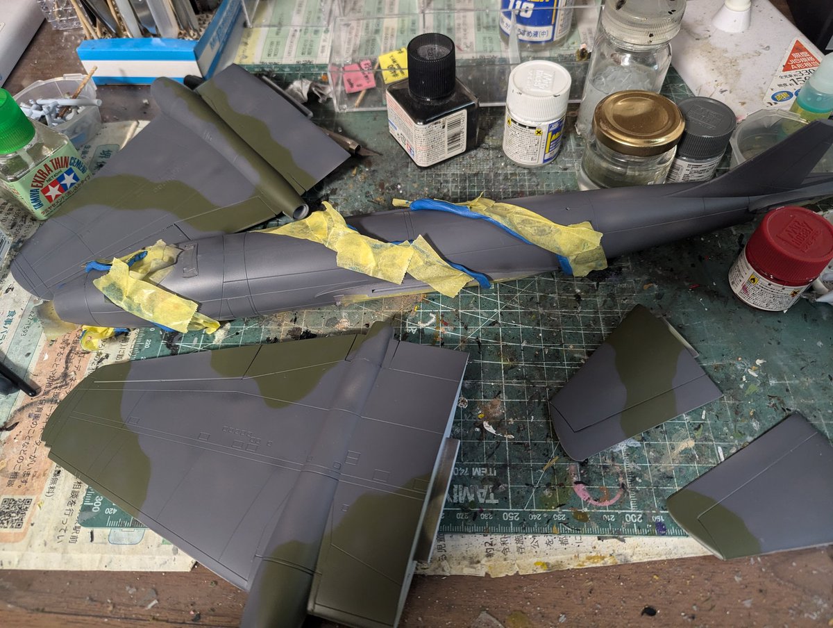 YdOSZS14yuB6I2k's tweet image. 迷彩塗装の途中ですけど本日の模型製作タイムアップです。
突起物ないのでマスキングしやすいね。
#積みプラ崩し大会2025夏