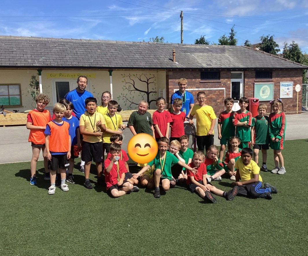 Our winning Year 3 hockey team. Fantastic sportsmanship, we are really proud of you all 👏!