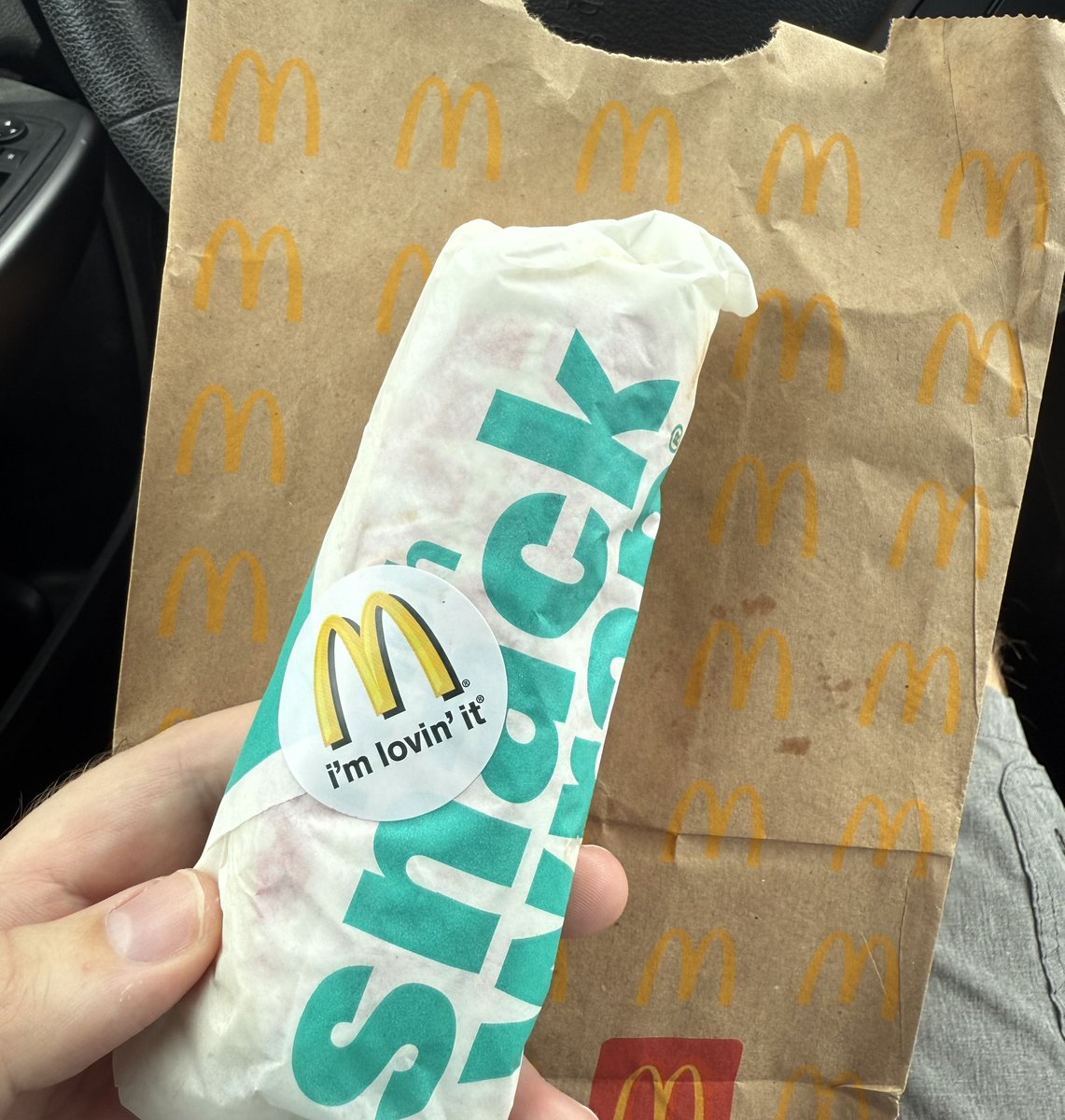 BillyJoynt_com's tweet image. I knew I’d still be alive when they returned.
#NotTheChickenSelectsThough
#SnackWrap
@McDonalds