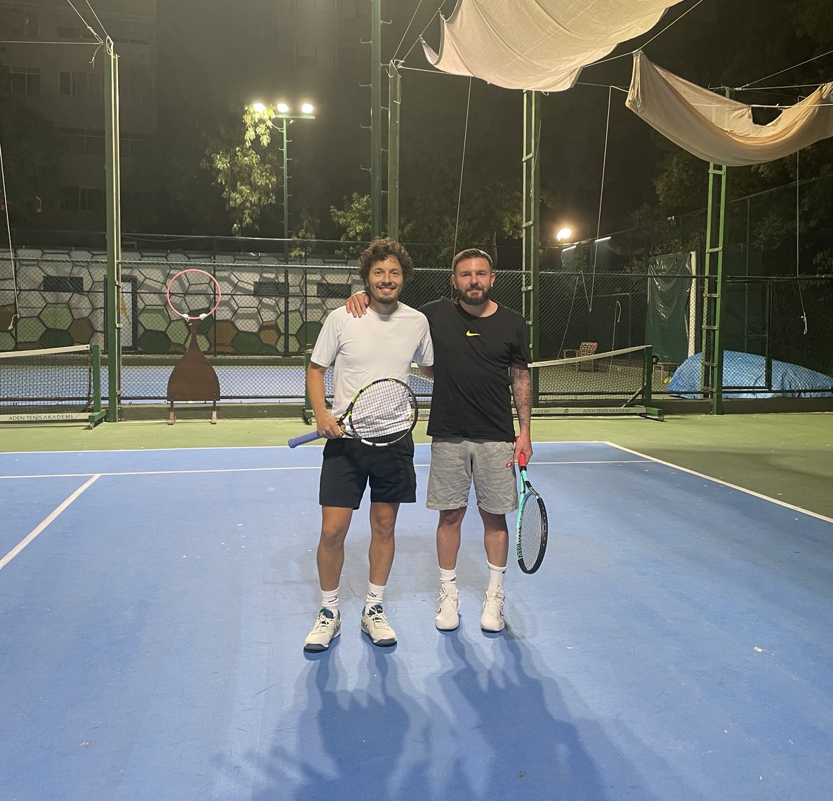 0-40 geleneksel kort buluşması.

<a href="/emreyaziciol/">Emre Yazıcıol</a>