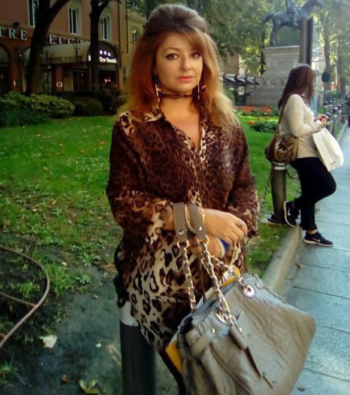 creeestina's tweet image. La sensazione che se t’innamori muori💜