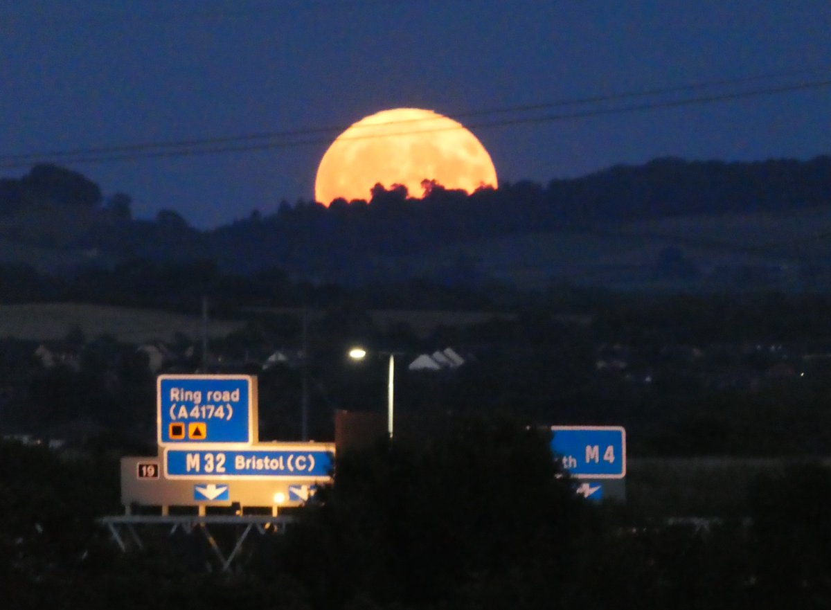 Moonrise
Bristol, England
10 July 2025