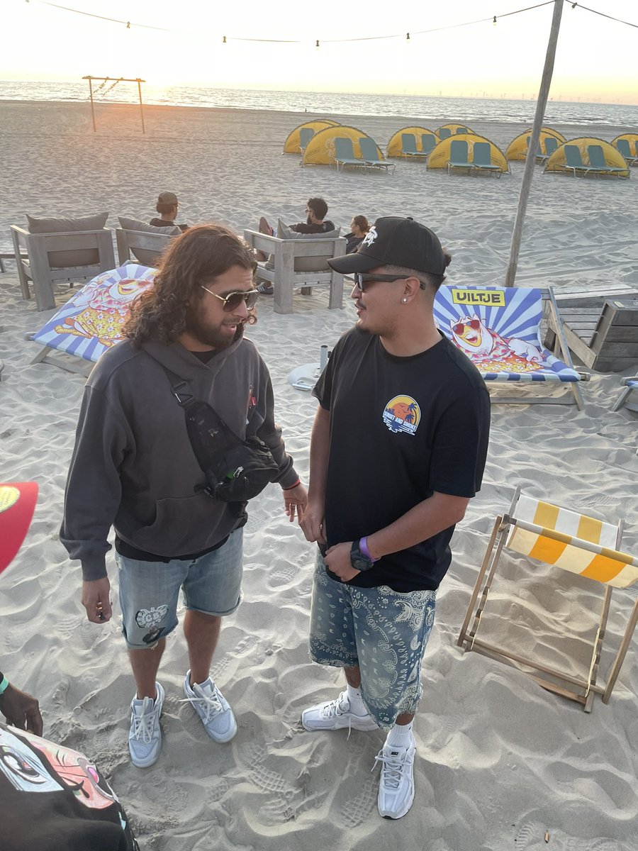 <a href="/mmwalk/">mm</a> <a href="/dawnoftheduck/">Dawn of The Duck</a> Thanks! Sunset and Smoke; instagram.com/p/DLmbVwoMm8E/…