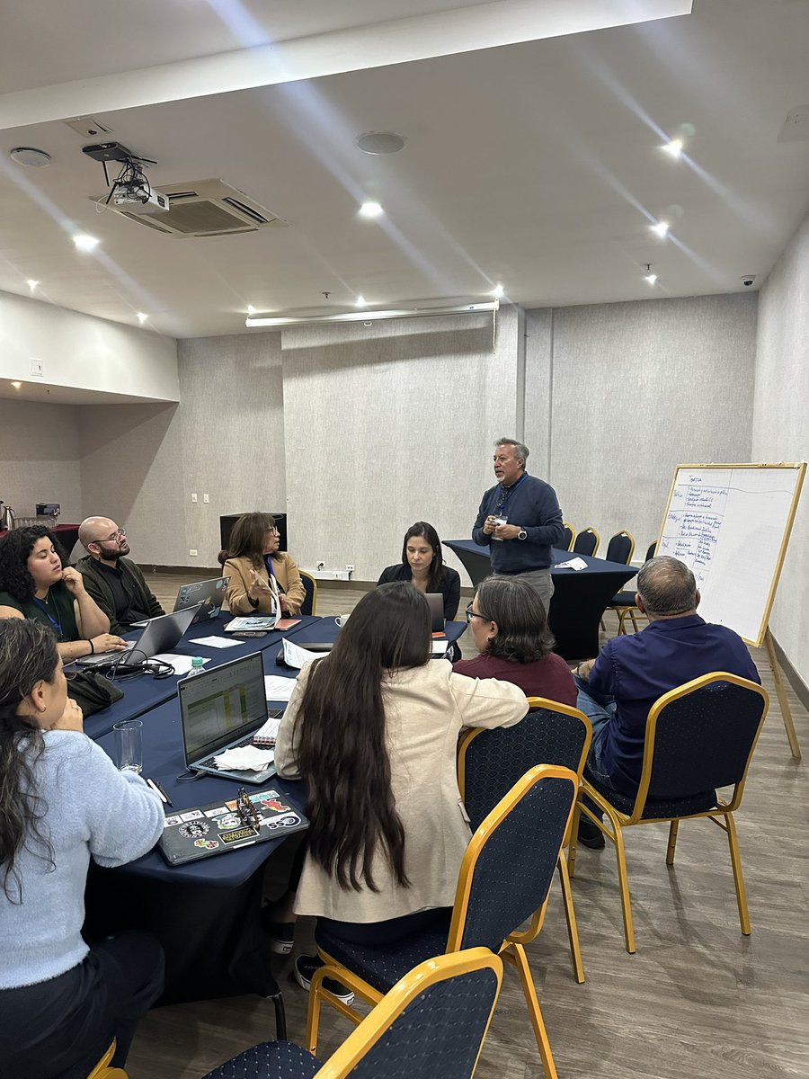 CJusticiaMarina's tweet image. Conclusiones día 1. 🇬🇹 #Guatemala: centralización, ausencia de mecanismos y urgencia de gobernanza climática.
La mesa guatemalteca reflexionó sobre los desafíos de implementar las NDC:
📌 Centralización excesiva
📌 Falta de mecanismos de seguimiento
📌 Necesidad de activar el…