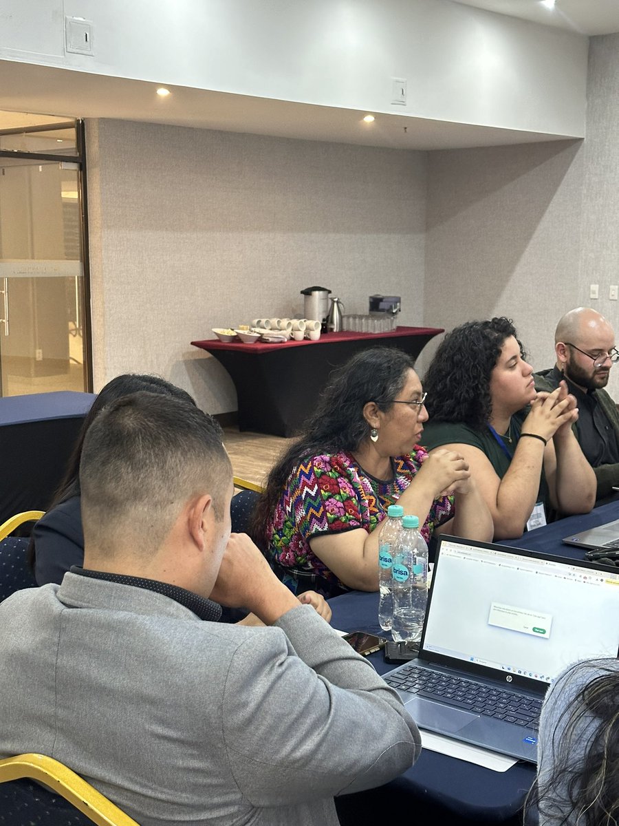 CJusticiaMarina's tweet image. Conclusiones día 1. 🇬🇹 #Guatemala: centralización, ausencia de mecanismos y urgencia de gobernanza climática.
La mesa guatemalteca reflexionó sobre los desafíos de implementar las NDC:
📌 Centralización excesiva
📌 Falta de mecanismos de seguimiento
📌 Necesidad de activar el…