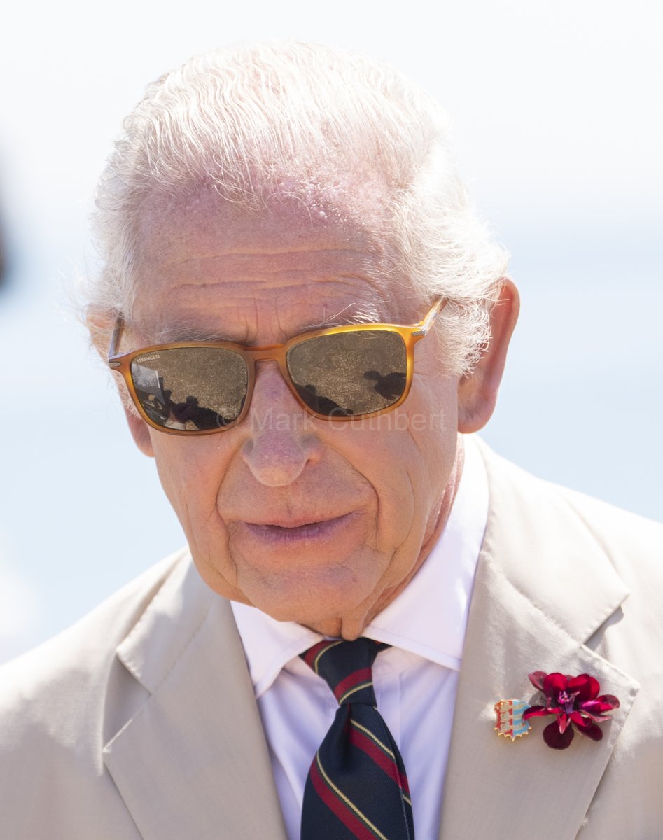 King Charles III takes part and meets volunteers during a community beach clean-up initiative along the coastline in Deal, Kent, organised by Deal With It, a local environmental group. #Royals #KingCharles #deal