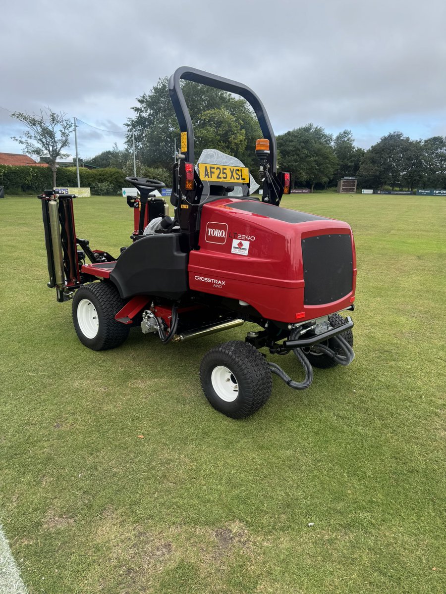 Mikehalectm's tweet image. 1 of 2 new @TheToroCompany LT2240’s delivered yesterday! 🔴⚪️ @CTM_Pro