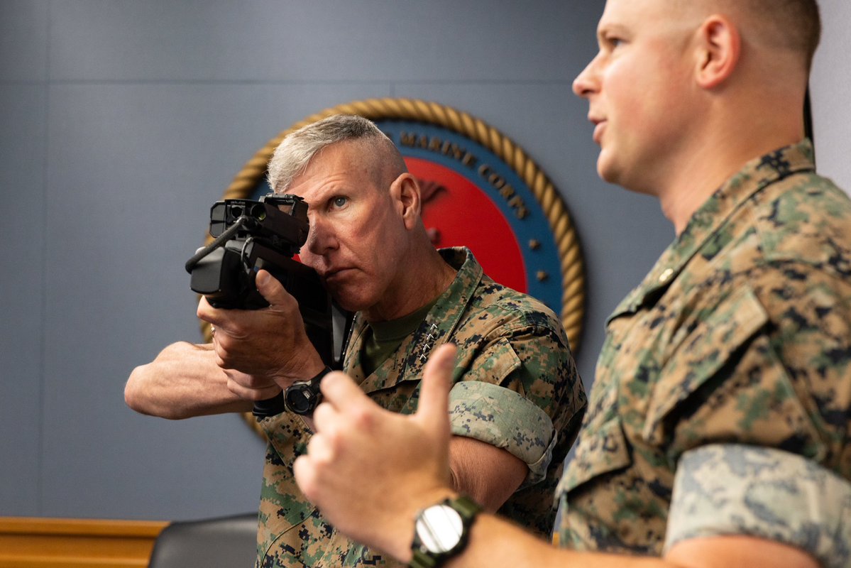 CMC_MarineCorps's tweet image. Yesterday, I visited Capabilities Development Directorate & saw how we’re rapidly advancing Ground-Based Air Defense. From rifleman-operated systems to integrated sensors & shooters at echelon, we’re staying ahead of emerging threats & adapting to the changing character of war.