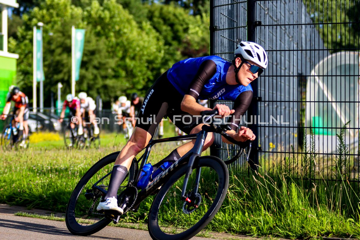 Wielerbaan Groningen (@swnlwielerbaan) on Twitter photo ðð®ð¿ð ð£ðð»ðð²ð¿ ðð¶ð»ð ðð°ð² ðð¿ð®ð¶ð»ð¶ð»ðŽðð¿ð¶ð
Lars Punter won vanavond de 14e trainingsrit.
Zie ook wielerbaangroningen.nl
Foto's (96) staan online op fotoschuil.nl
<a href="/Derde_helft/">Dick Heuvelman</a> <a href="/TheoSikkema/">Theo Sikkemað¥ðŽââïžâïžð</a> #gerardgibcusbaan ðð®ð¿ð ð£ðð»ðð²ð¿ ðð¶ð»ð ðð°ð² ðð¿ð®ð¶ð»ð¶ð»ðŽðð¿ð¶ð
Lars Punter won vanavond de 14e trainingsrit.
Zie ook wielerbaangroningen.nl
Foto's (96) staan online op fotoschuil.nl
<a href="/Derde_helft/">Dick Heuvelman</a> <a href="/TheoSikkema/">Theo Sikkemað¥ðŽââïžâïžð</a> #gerardgibcusbaan