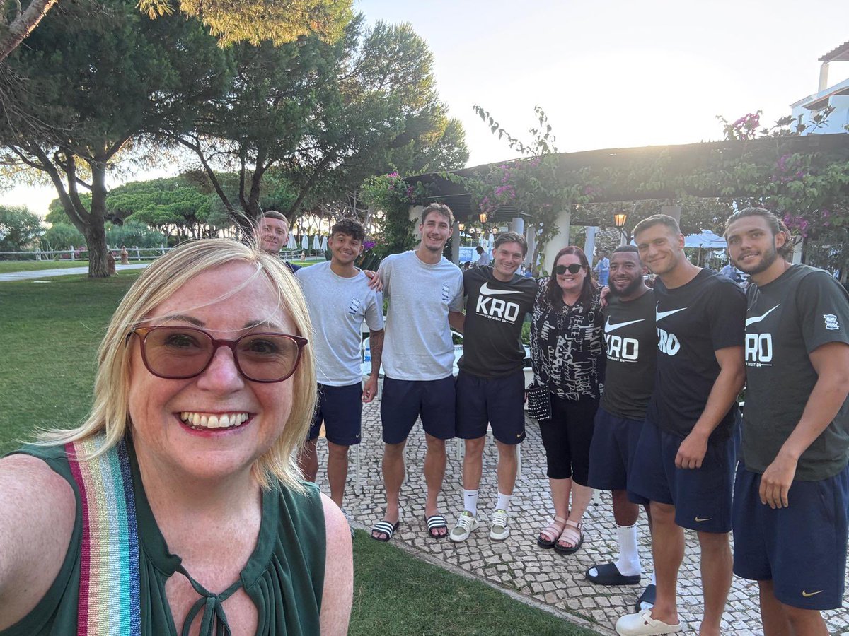Some of the boys grabbing photos with 
Catherine &amp; Marie! 

We promise no staking was involved in the making of 
these photos! 💙 

KRO All - only 29 days to go!