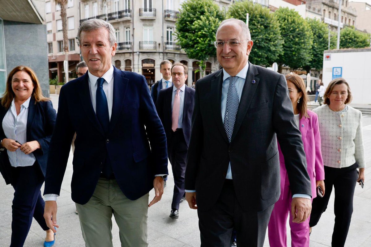 CostasKadis's tweet photo. First visit to @EFCA_EU, the cornerstone of the Common Fisheries Policy. Grateful for the warm welcome and their vital support in combating #IUUfishing. 
Also honored to meet Galician and Spanish government representatives and congratulate them on their Blue Economy Strategy. https://t.co/y0TqDpYv4f