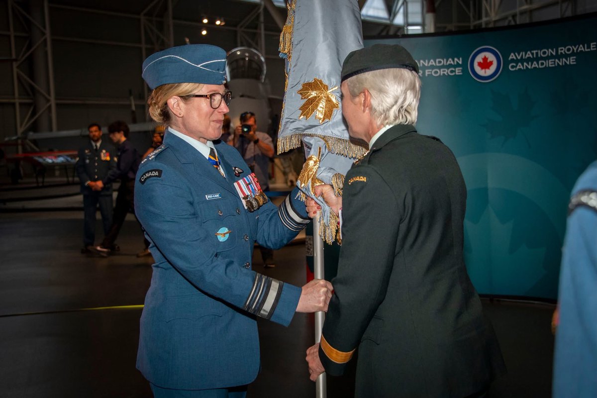 RCAF_ARC's tweet image. Join us in welcoming LGen Jamie Speiser-Blanchet, the new Commander of the RCAF.
LGen Speiser-Blanchet assumed command today from LGen Kenny in a ceremony at the Canadian Aviation and Space Museum.
A sincere thank you to LGen Kenny who commanded the RCAF for the last 3 years.