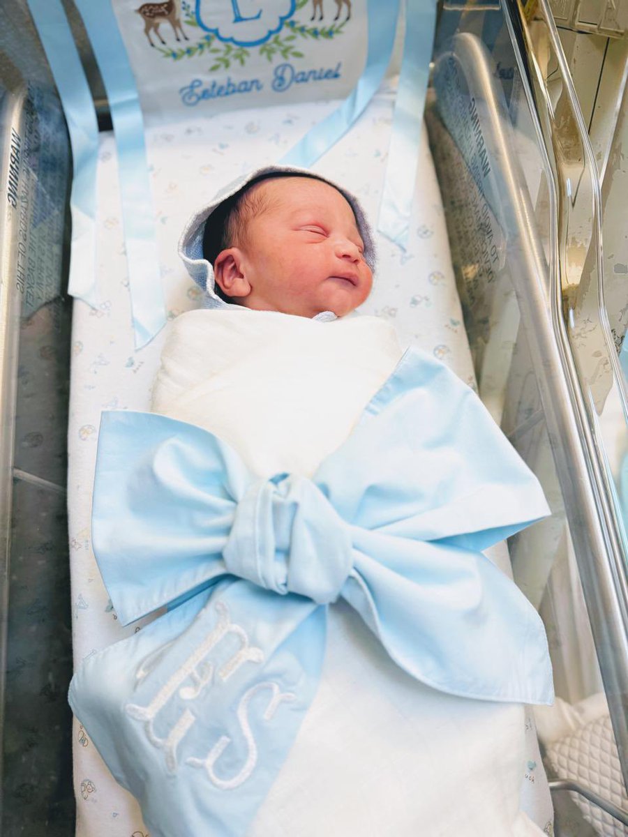 Hoy ha sido un día muy especial en mi vida y en la de mi familia.
Con inmensa alegría les compartimos que ha llegado nuestro primogénito:
Esteban Daniel 💙