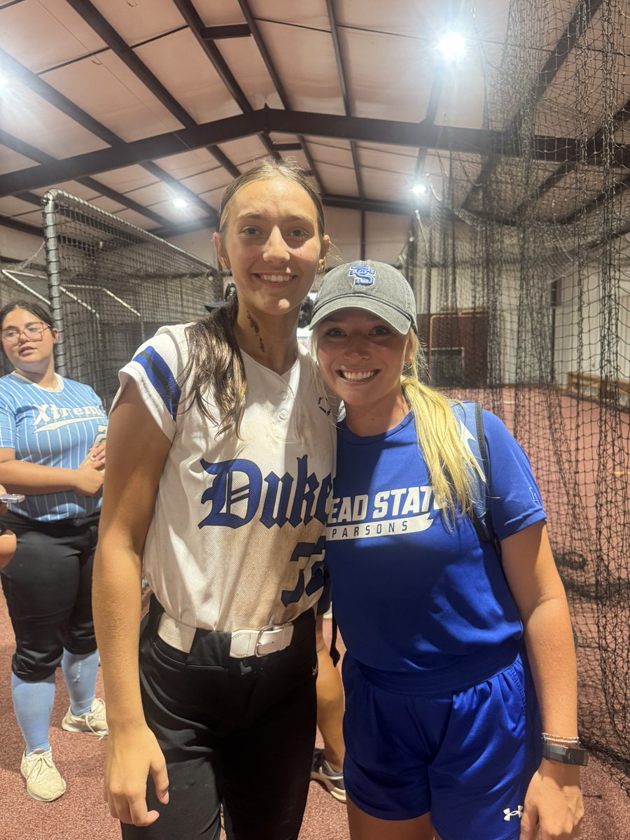 farrah_payton's tweet image. Had an awesome camp hosted by @coachangelbrown !!!! Couldn’t have asked for a better experience, and was filled with a bunch of knowledge from amazing coaches!