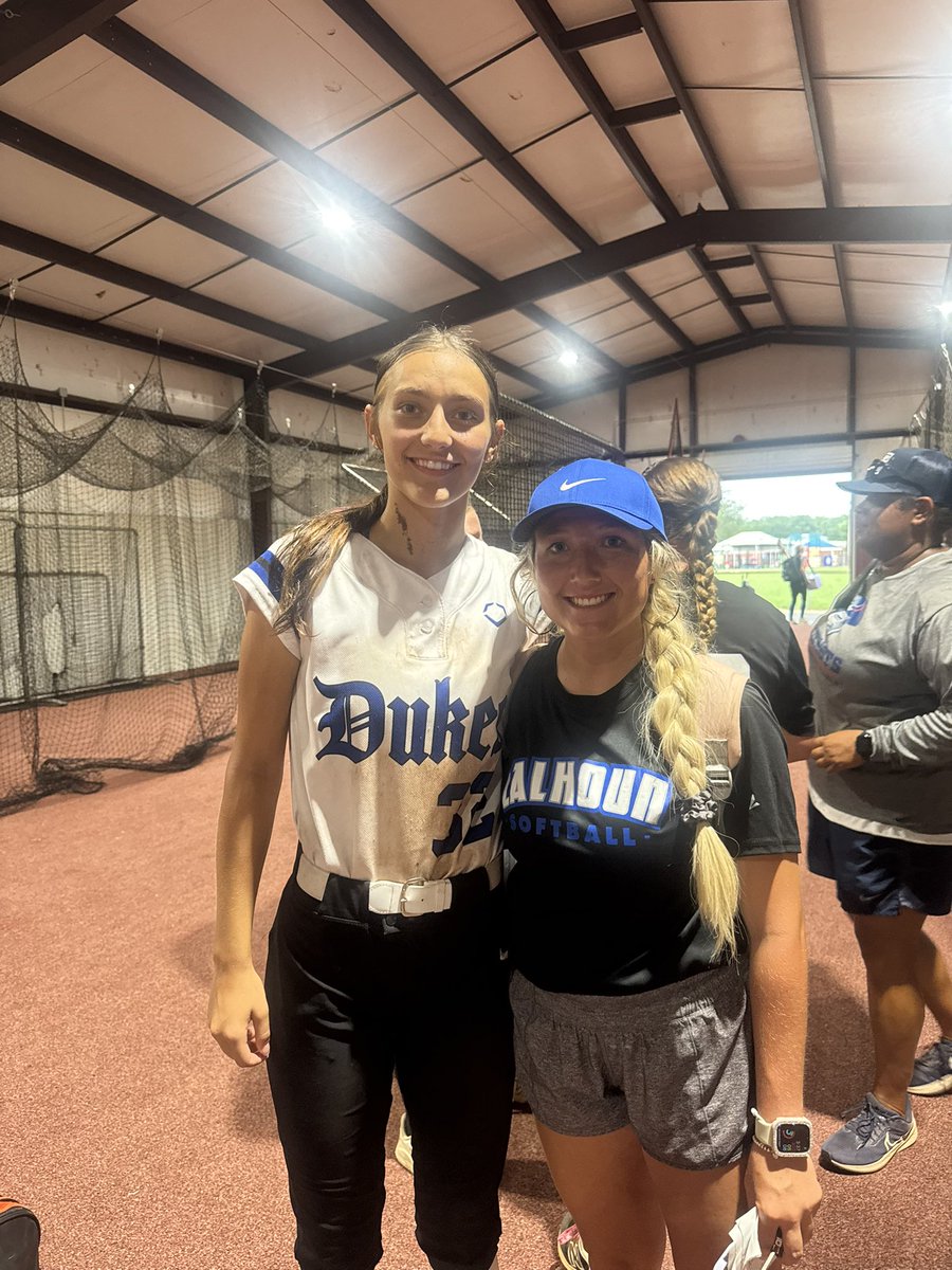 farrah_payton's tweet image. Had an awesome camp hosted by @coachangelbrown !!!! Couldn’t have asked for a better experience, and was filled with a bunch of knowledge from amazing coaches!