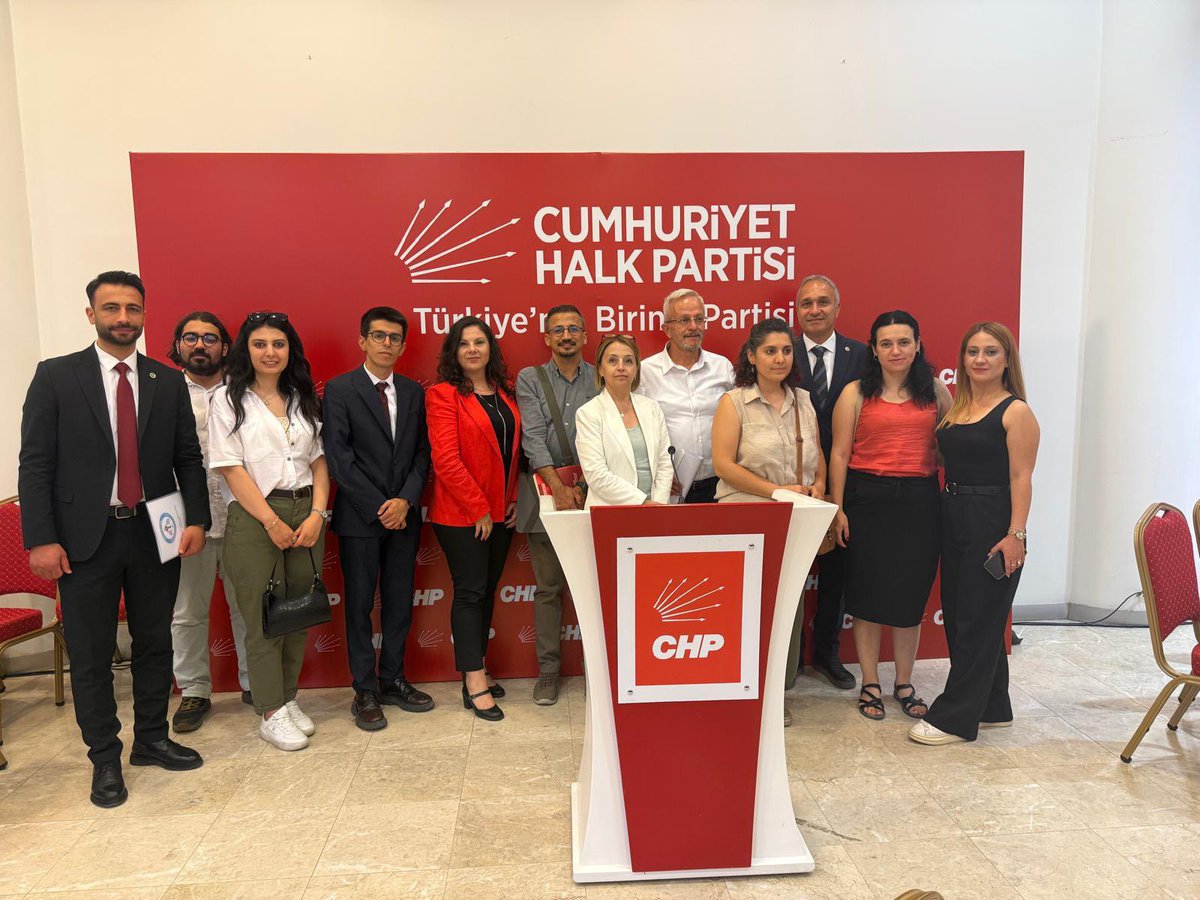 Eğitim Gücü Sen Genel Başkan Yardımcımız İbrahim Halil Topallar, Cumhuriyet Halk Partisi Genel Başkanı Sayın Özgür Özel’in, eğitimden sorumlu Genel Başkan Yardımcısı Sayın Suat Özçağdaş ve Yardımcısı Sayın Armağan Erdoğan ile birlikte gerçekleştirdiği davet üzerine, öğretmenlerin