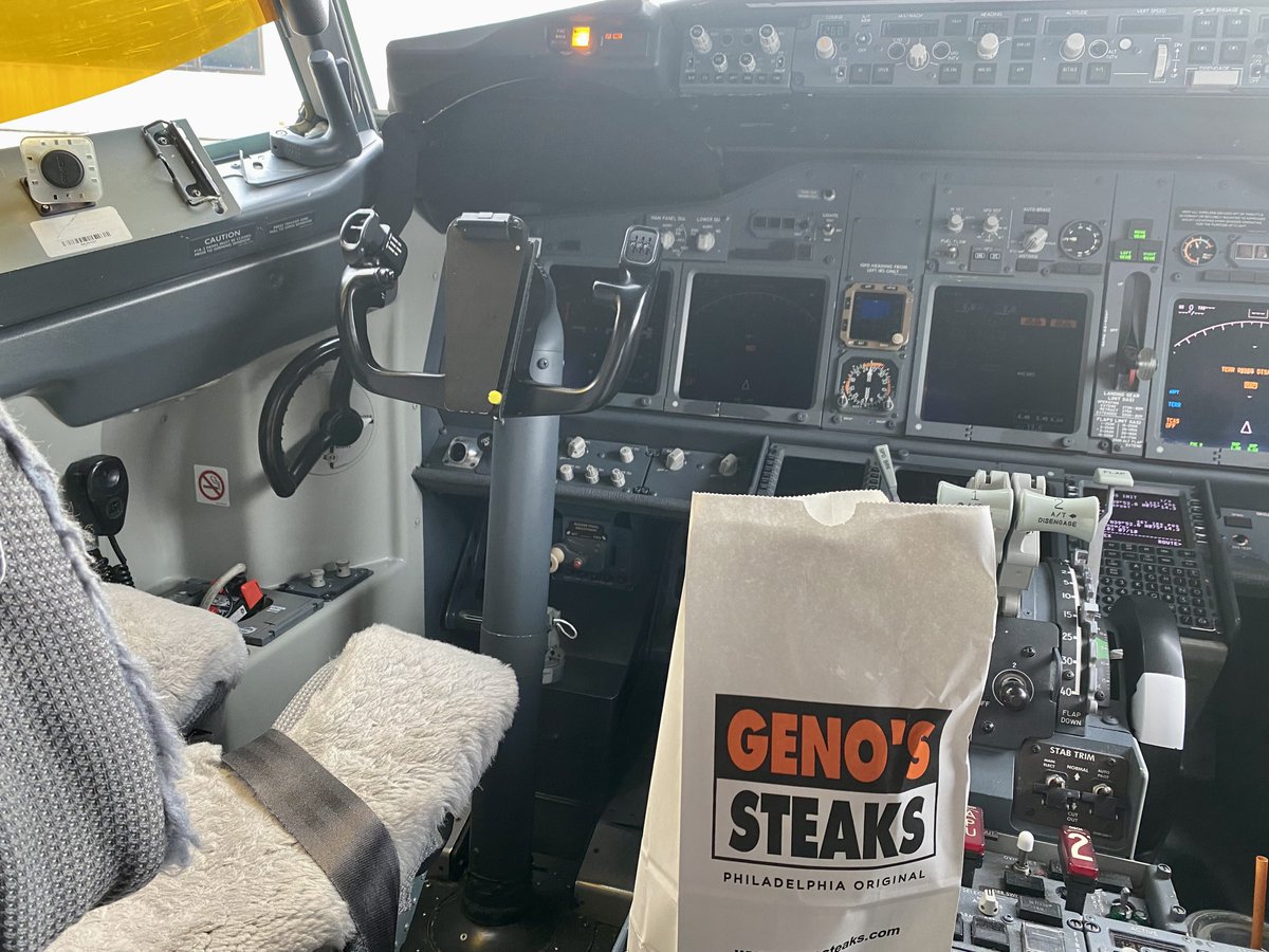 KC-10 Driver ✈️ 👨‍✈️ B-737 Wrangler tweet media