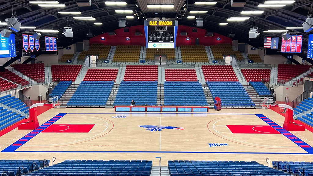 bluedragonsport's tweet image. The Hutchinson Sports Arena will add the Class 4A State Basketball Tournament to its schedule in 2026 as @KSHSAA announced that Hutchinson will the site of both the Class 3A and 4A state tournaments this upcoming season.
hutchinson.prestosports.com/general/2025-2…