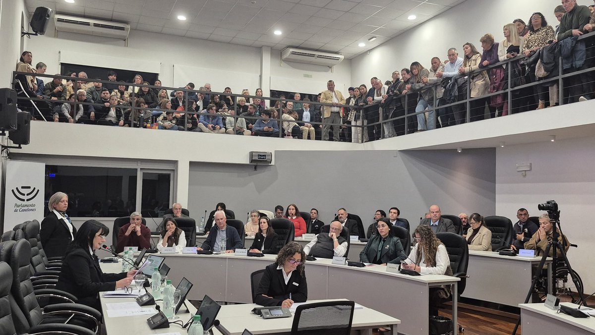 🔶️ Ceremonia de inicio de legislatura y elección de autoridades para el primer período legislativo. 

Transmisión: youtube.com/live/gJj2rsazr…