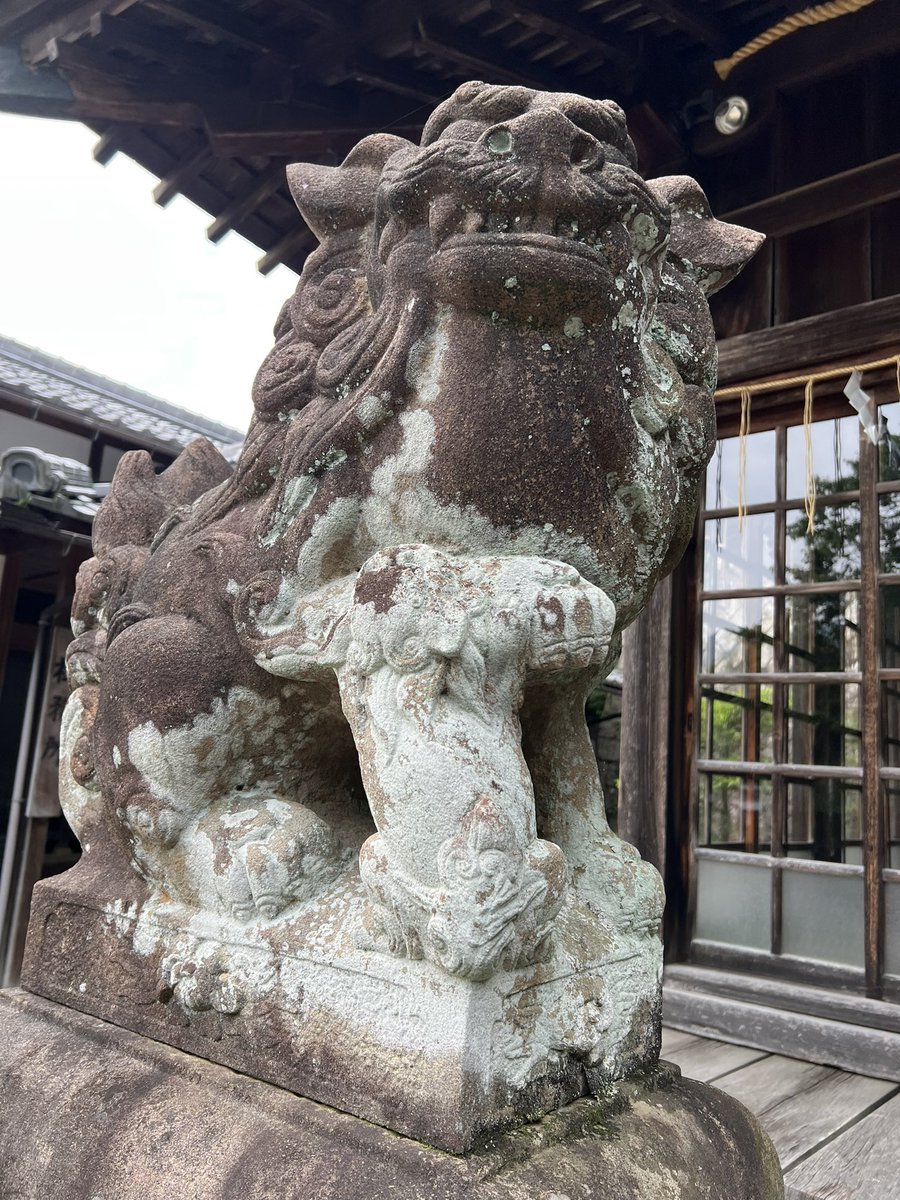 k_tamago_power's tweet image. 【賀茂神社】
『居醒の清水』がいつもコンコンと湧き出ていおり、この水は古代日本皇族であるヤマトタケルノミコトが伊吹山の神との戦いに敗れ、醒井の地で湧き水により一命を取り留めたという伝承が残っているのだそう😊✨