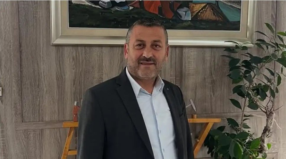 ALIN SİZE HUKUK DEVLETİ❗️

AKP’den Ordu Mesudiye Belediye Başkanı seçilen Cengiz Koçyiğit, cinsel saldırı suçundan 4 yıl 2 ay hapis cezası almış. Savcının tutuklama talebine rağmen Koçyiğit'in tutuklanmadığı ortaya çıkmış, Koçyiğit’in cezasına da indirim yapılmış.