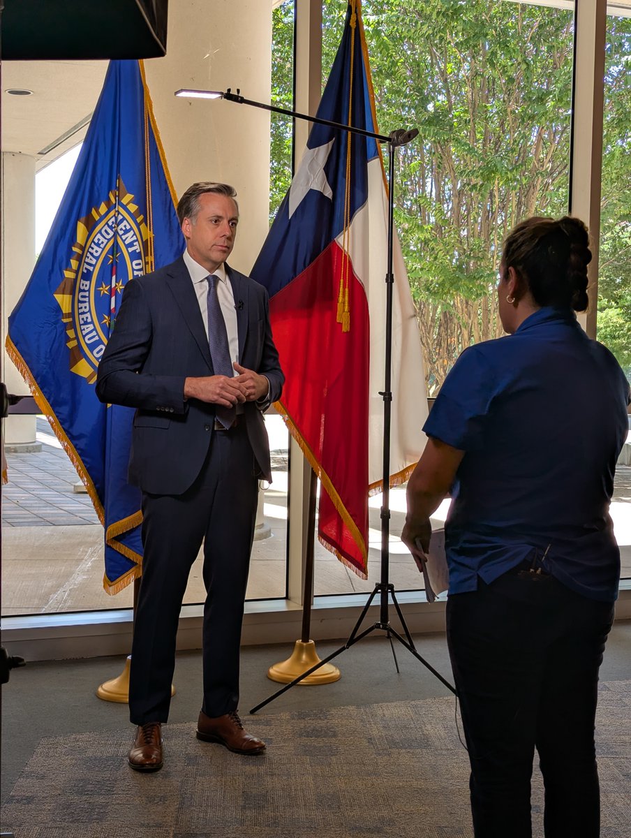 FBIDallas's tweet image. SAC Rothrock spoke with the media today about the FBI's continued search for fugitive Benjamin Song. He emphasized that Song is believed to still be in the area, and that we need the public's assistance in apprehending him. ow.ly/xOKw50Wo2Mn