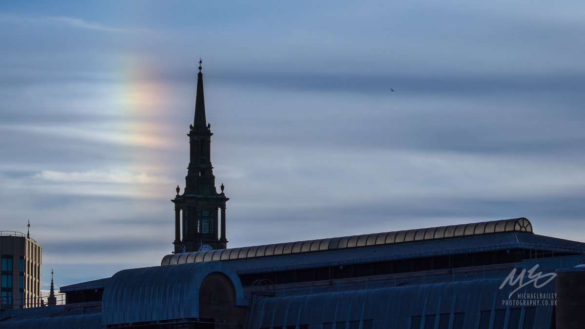 jollybeggars's tweet image. A sundog over @nclcathedral this evening...