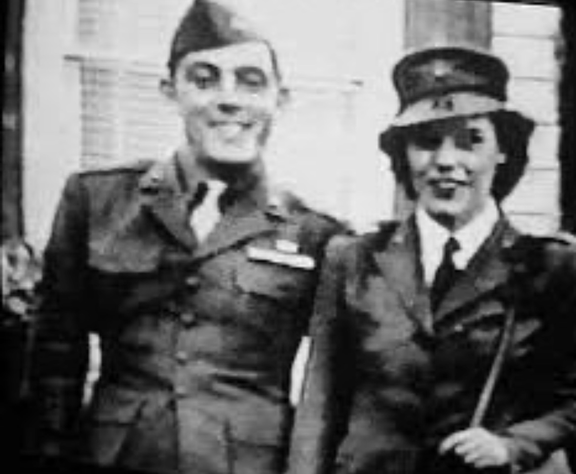 The legendary John Basilone with his wife Lena Mae (Riggi) Basilone. The couple married 81 years ago today. ❤️

After Basilone’s death on Iwo Jima, she never remarried. 💔