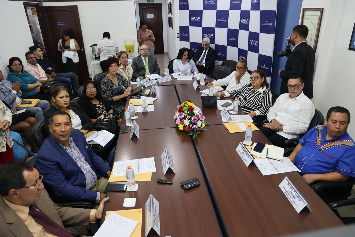 🤝 Gobernaciones y <a href="/ARAP_Panama/">ARAP</a>  unieron esfuerzos en un conversatorio nacional para coordinar acciones en pesca, acuicultura y conservación.

Avanzamos hacia un trabajo articulado que impulse el desarrollo sostenible en nuestras comunidades.