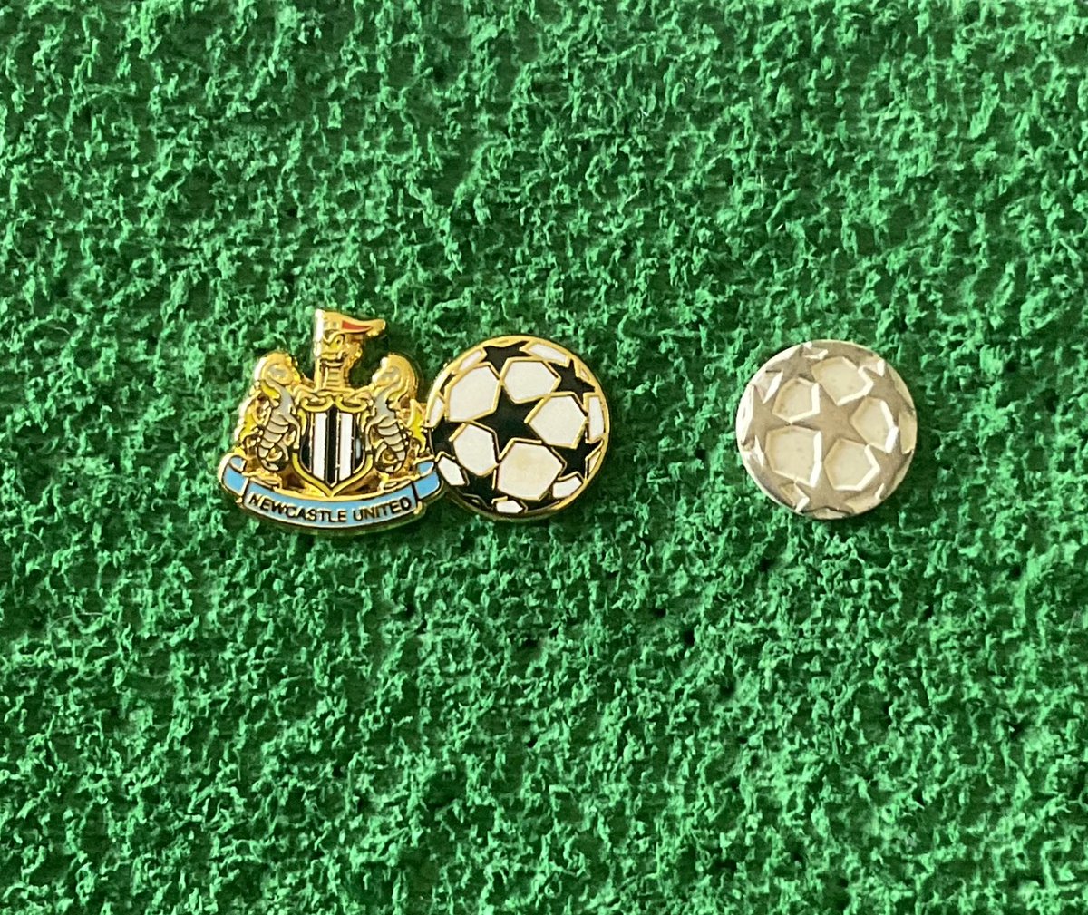 Footyprogramme1's tweet image. Double Toon Champions League pin badge set. £9.99 plus tracked postage.