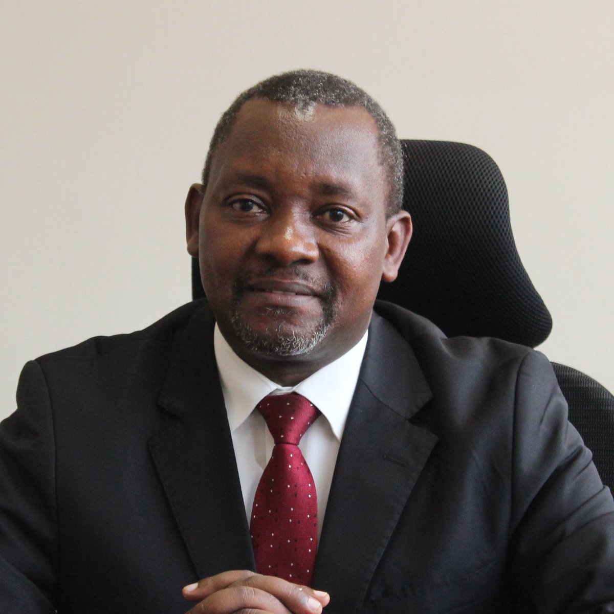 GeneralNeva's tweet image. Je félicite le Professeur Gaspard Banyankimbona pour son élection au poste de Commissaire de l'UA à l'éducation, science, technologie et innovation.
C’est une fierté pour le #Burundi de voir ses fils mettre leurs compétences au profit de l’Afrique.
Je lui souhaite pleins succès !