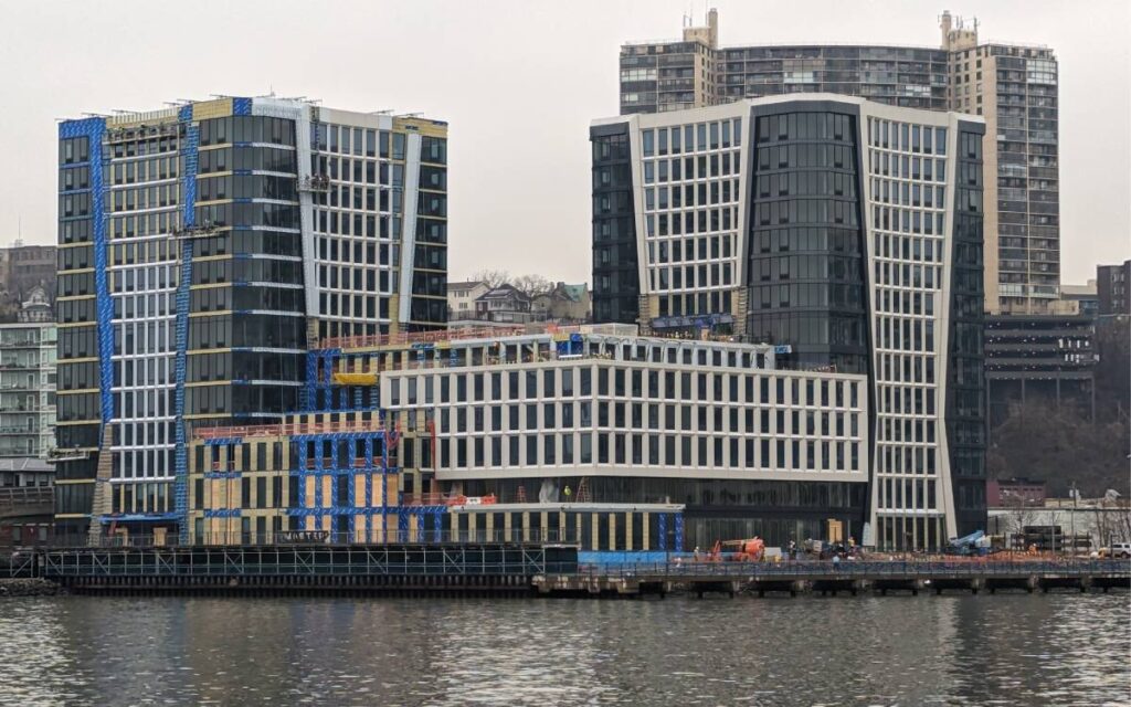 Hoboken_FBW's tweet image. Superior Court Judge Kimberly Espinales-Maloney denied motion for dismissal by Hartz and Township of Weehawken. FBW challenge to Hoboken Point project allowed to move forward.
#hoboken #weehawken #hudsonriver
betterwaterfront.org/wp-content/upl…