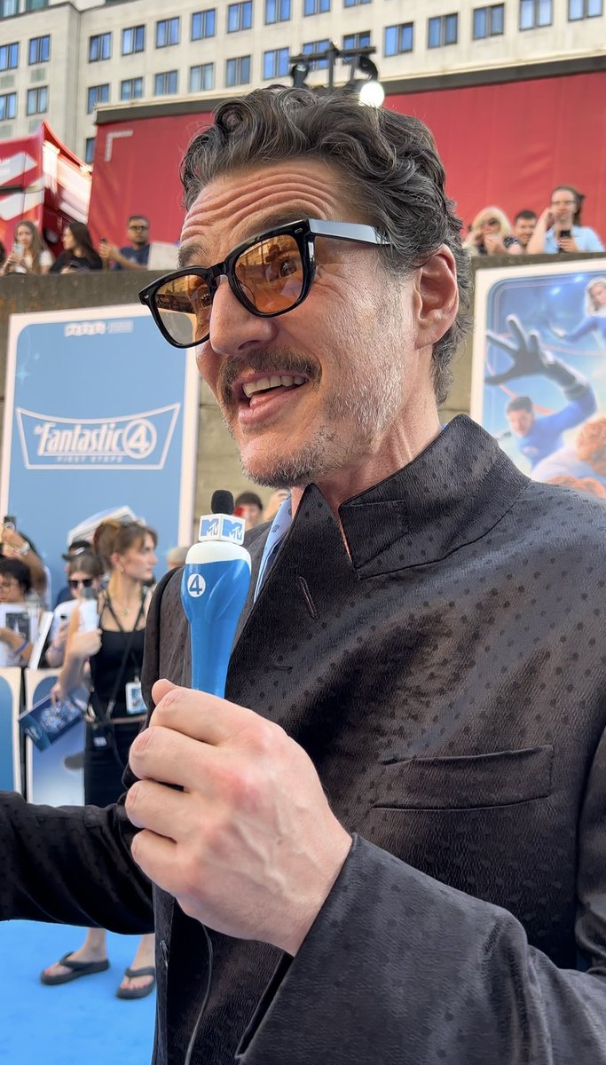 Moment for tonight’s #FantasticFour MTV baby mic! I work with a team of the most INCREDIBLY TALENTED people. The cast loved it. 🩵🤍✨