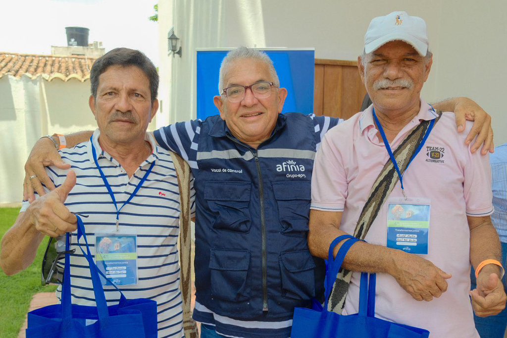 🤝🏼En el mágico pueblo de Mompox, 59
vocales de control de la zona de cobertura de Afinia reúne en un espacio de construcción y fortalecimiento de relaciones para unir esfuerzos que permitan una mayor corresponsabilidad, en busca de un servicio de energía cada vez más sostenible y