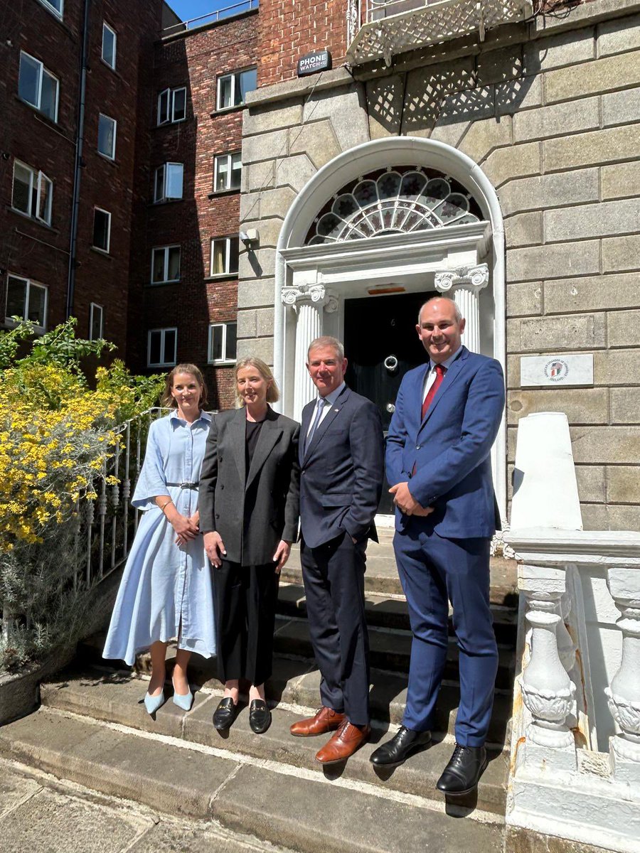 USAmbIreland's tweet image. Thank you to @AmericanChamber for their insight into our thriving $1 trillion trade and investment relationship. I am excited to continue speaking with @AmericanChamber members all around the country to explore new opportunities to strengthen the 🇺🇸 and 🇮🇪 economic relationship.
