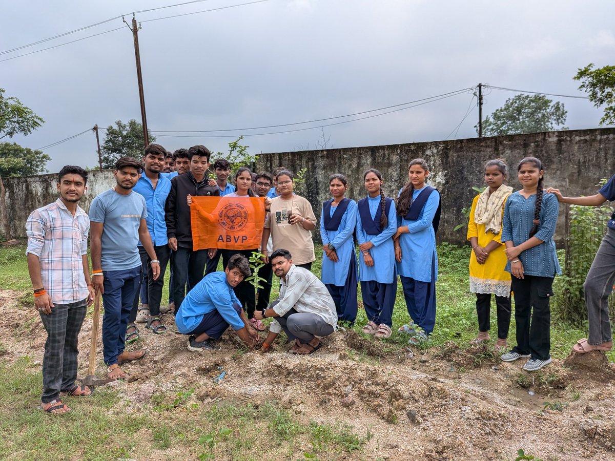 chhotethakurnir's tweet image. 09 जुलाई अभाविप के 77वें स्थापना दिवस पर नैनपुर इकाई द्वारा SFD गतिविधि के माध्यम से पुलिस थाना, एस सी/एस टी बालिका छात्रावास, शासकीय आई टी आई, शासकीय अस्पताल नैनपुर पर वृक्षारोपण कर पर्यावरण संरक्षण का संदेश दिया गया
🇮🇳🌺🌹💐🌸🙏🏻
#77YearsOfABVP 
#nationalstudentsday 
#9july