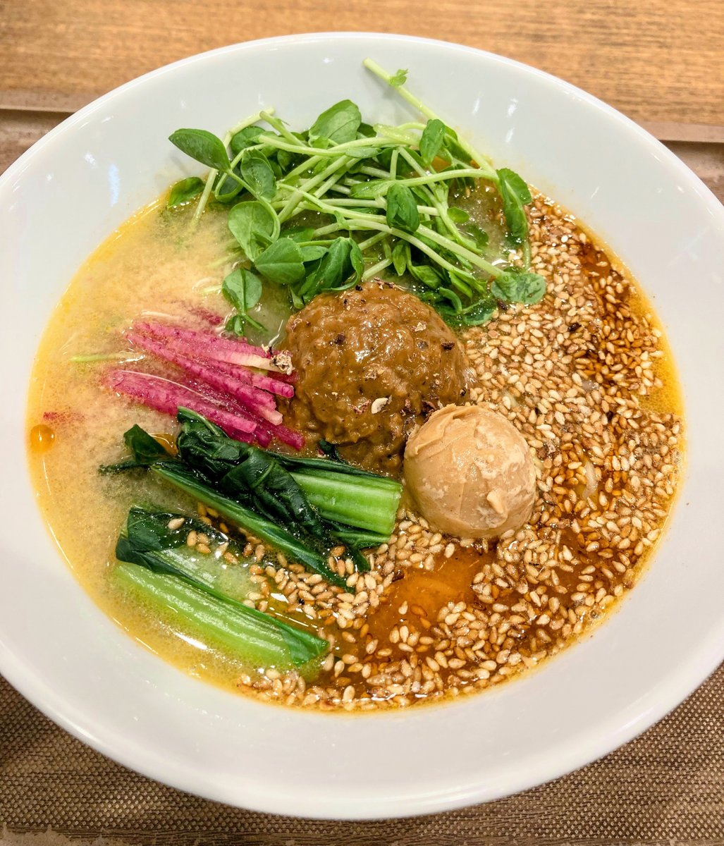 TstantanJRC's tweet image. #ヴィーガン #vegan
今日7/11は【🍜ラーメンの日🍜】です!!「7」をレンゲに「11」を箸に見立てているそうですよ🥄🥢
ラーメンの日にはやはりラーメンを食べなきゃですよね!😉
T'sたんたん不動の人気No.1の金胡麻たんたん麺はいかがですか?皆さまのご来店お待ちしております🍜